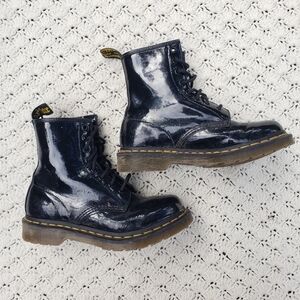 Dr. Doc Martens Womens 1460 Patent Leather 8 Eye Boots Black